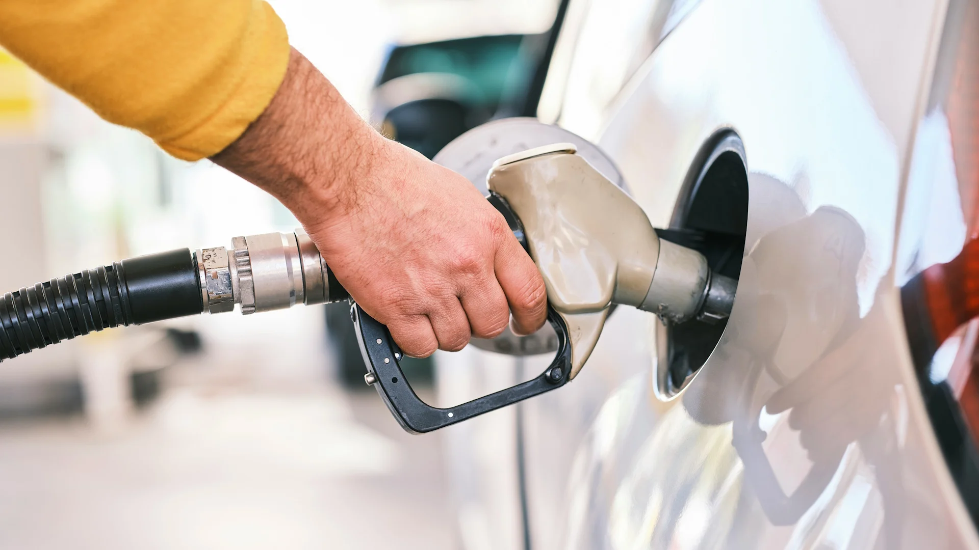 gasolina engin-akyurt-f4UbPVbJcjw-unsplash