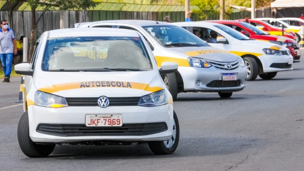 CNH: veja erros que reprovam antes mesmo de ligar o carro