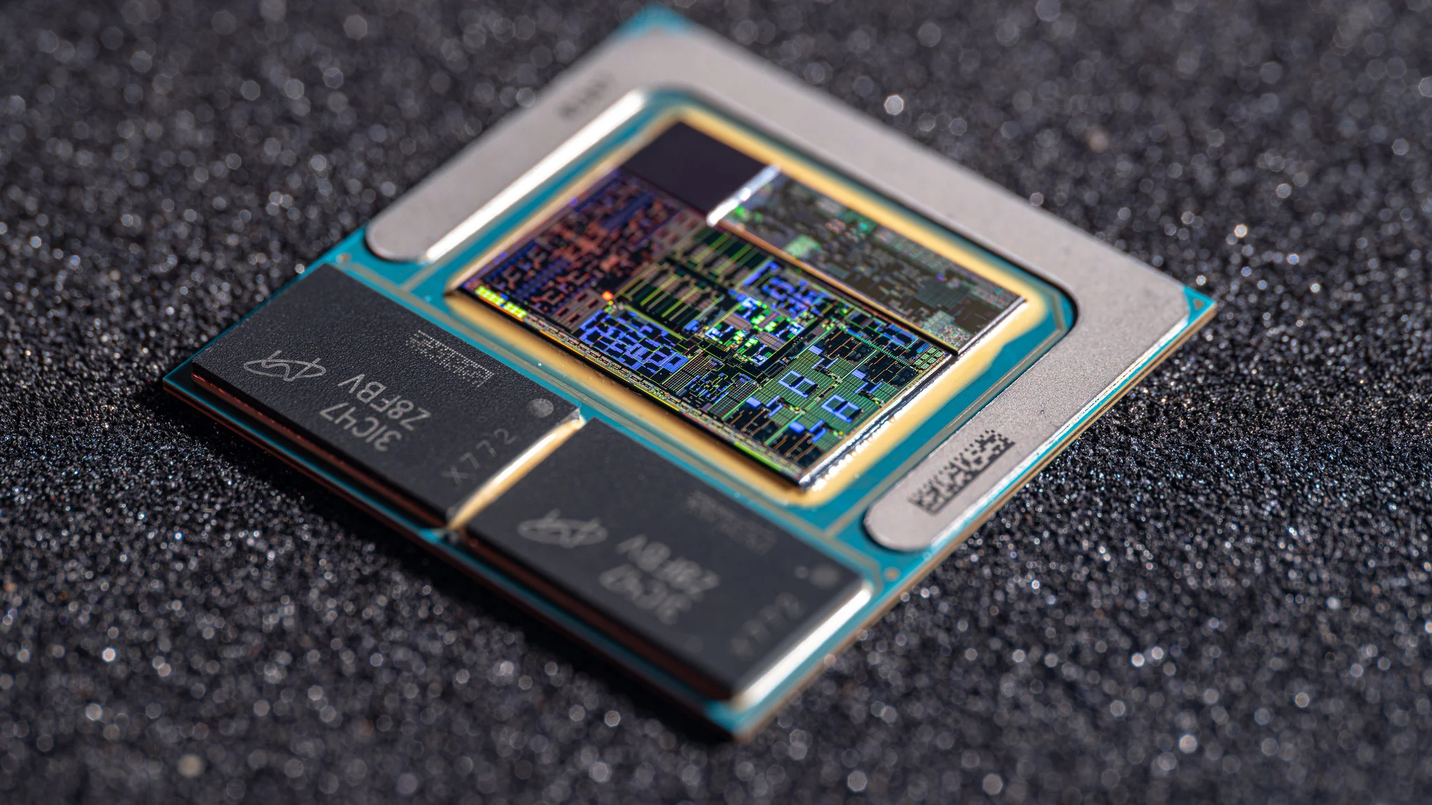 Intel estuda voltar ao mercado de memórias "colando" chip no processador