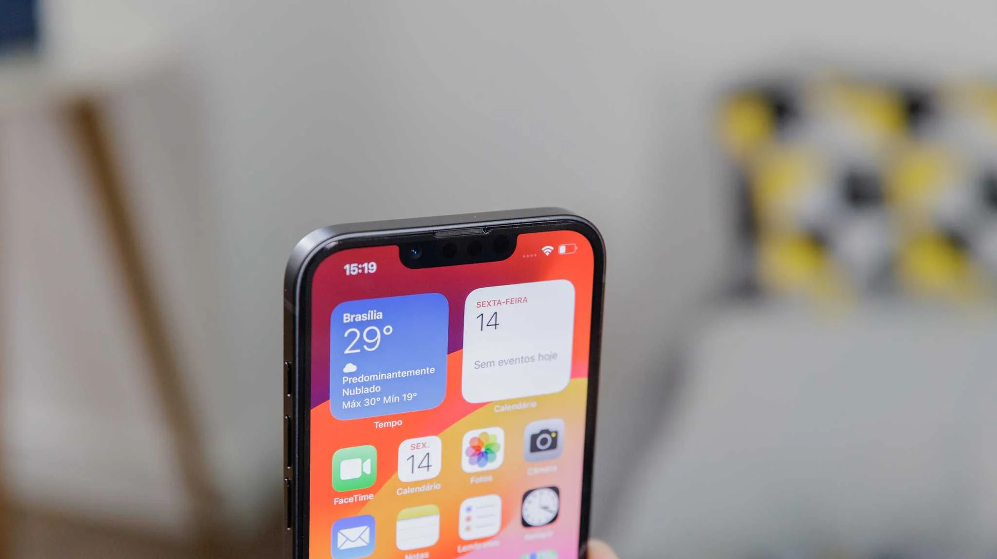 iPhone 16E Dynamic Island
