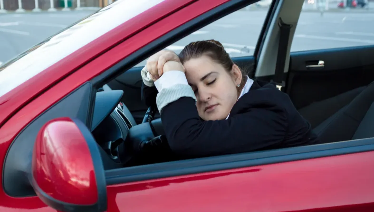 Dormir ao volante: como a exaustão afeta o cérebro do mesmo jeito que a embriaguez