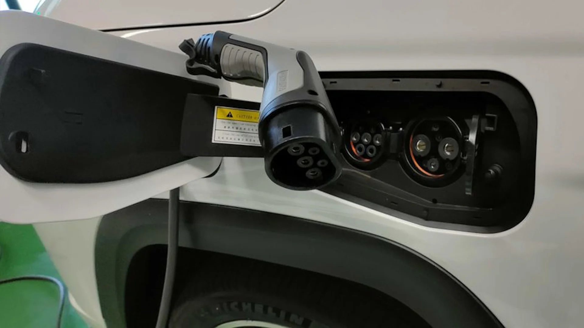 Conector carro el&eacute;trico