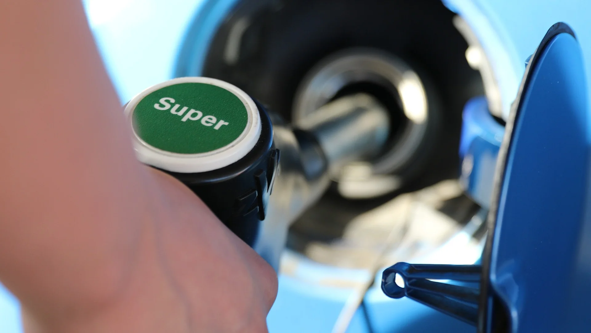 Ministério Público entra com ação para vetar gasolina com mais etanol